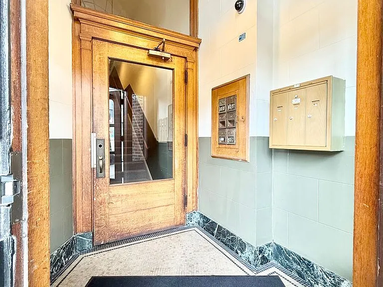 1522 E Olive Way — Photo 27