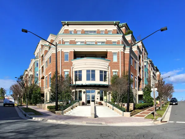 1450 Emerson Ave APT 312, Mc Lean, VA 22101