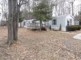 51 Lakeside Dr, Mechanicville, NY 12118