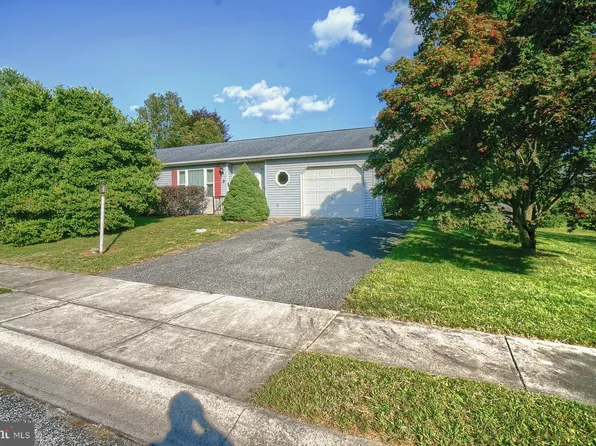 9 Raspberry Dr, Mechanicsburg, PA 17050