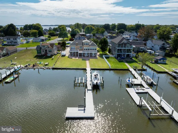 6910 River Drive Rd, Sparrows Pt, MD 21219