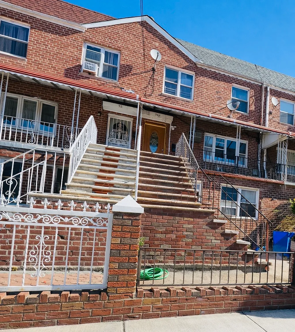 3 bed, 1.5 bath, $3,606 — Photo 1