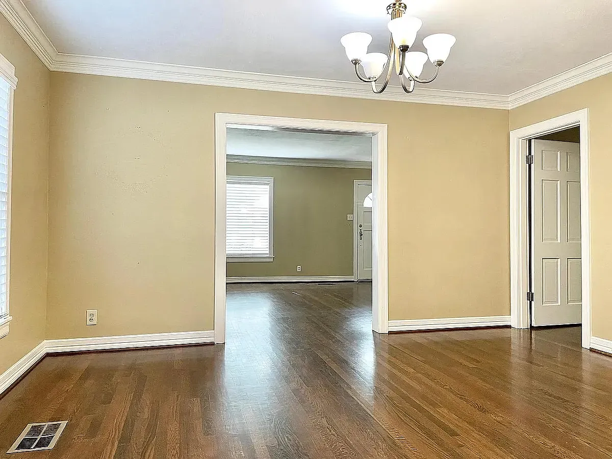 5 bed, 2049 sqft, $5,000 — Photo 3