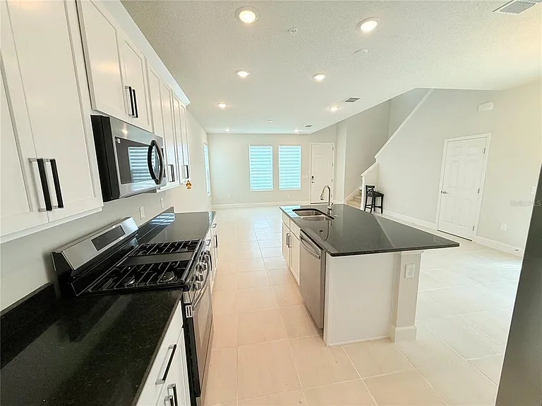237 Station Ln — Photo 6