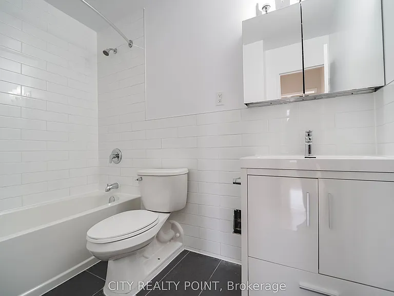666 Spadina Ave #2411 — Photo 8