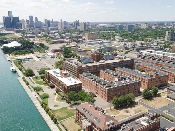 200 River Place Dr APT 49, Detroit, MI 48207