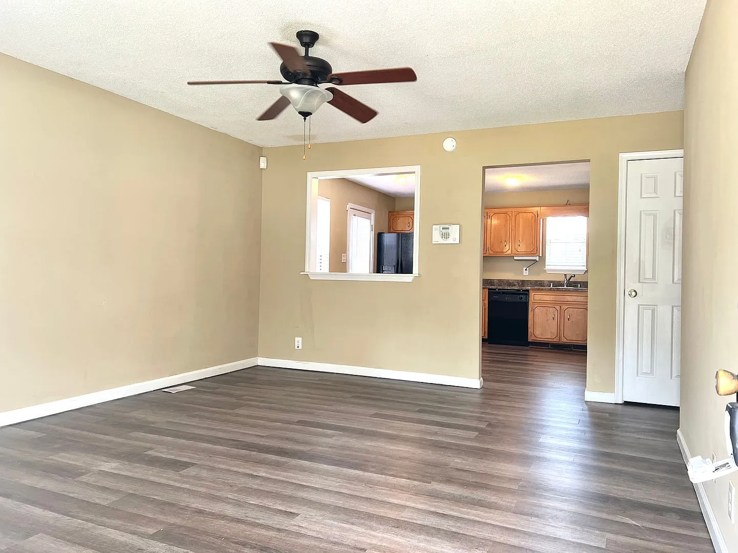 128 Gail St — Photo 2