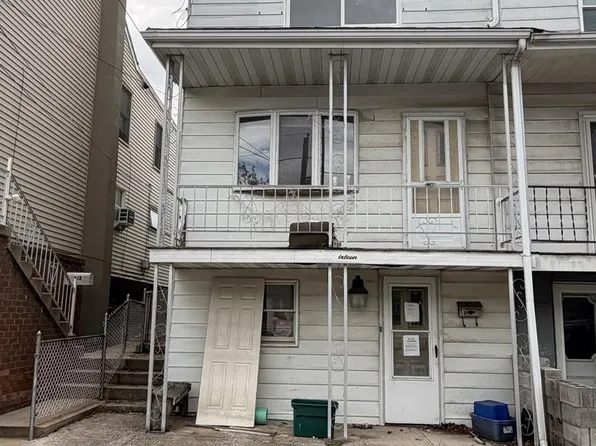 516 Pottsville St, Minersville, PA 17954