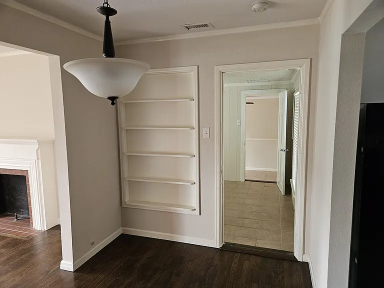 4021 Adrian Dr — Photo 5