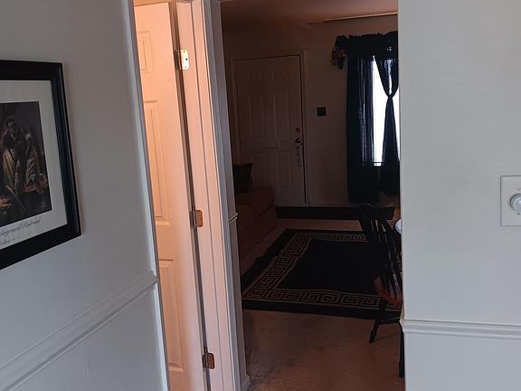4th image of 1825 Addison Rd S