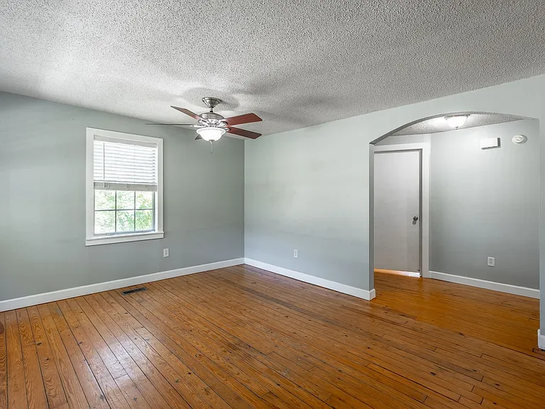3508 Myrtle Ave — Photo 4