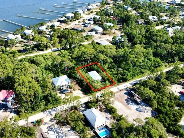 865 W Pine Ave, Eastpoint, FL 32328