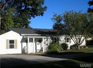 840 Keeven Ln, Florissant, MO 63031