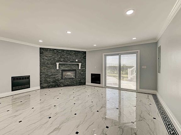 5th image of 325 Lido Blvd