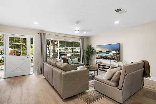 5315 Shore Dr Photo 1