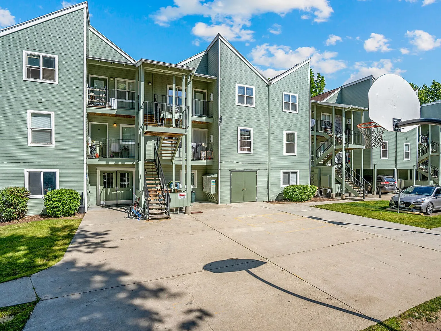 Davis Park Apartments — Photo 2