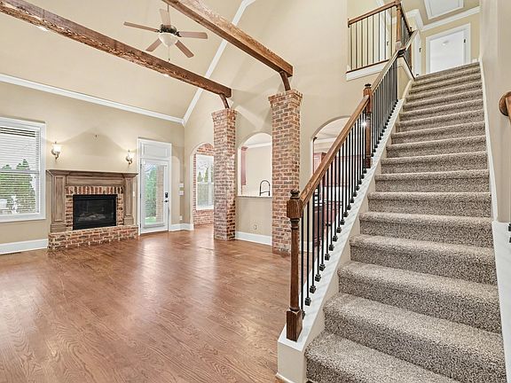 5th image of 1017 Alice Springs Cir