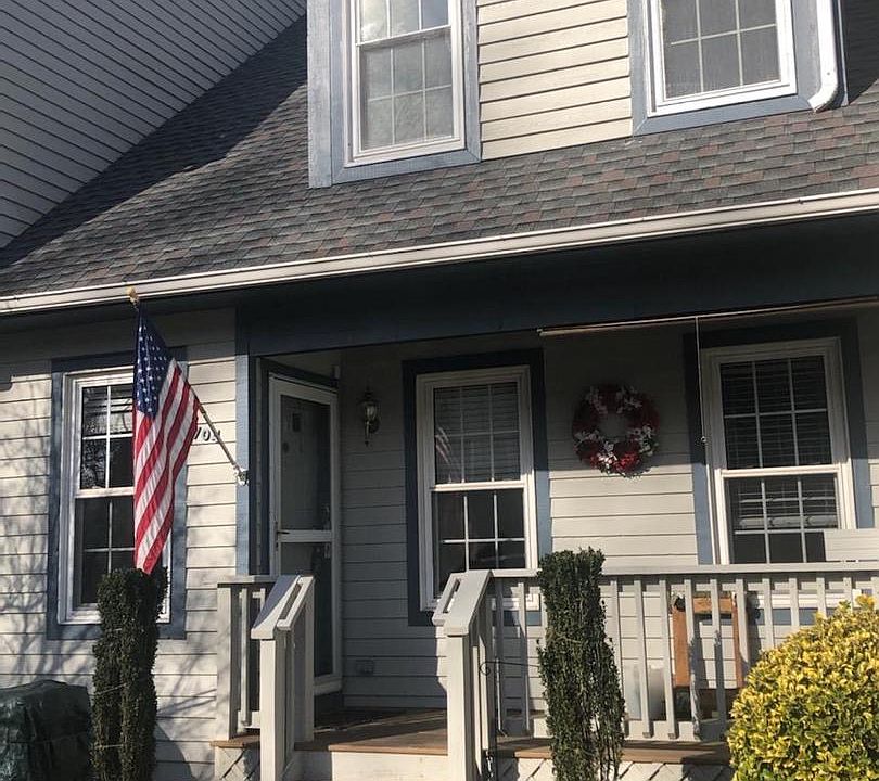 1st image of 704 Westfield Dr