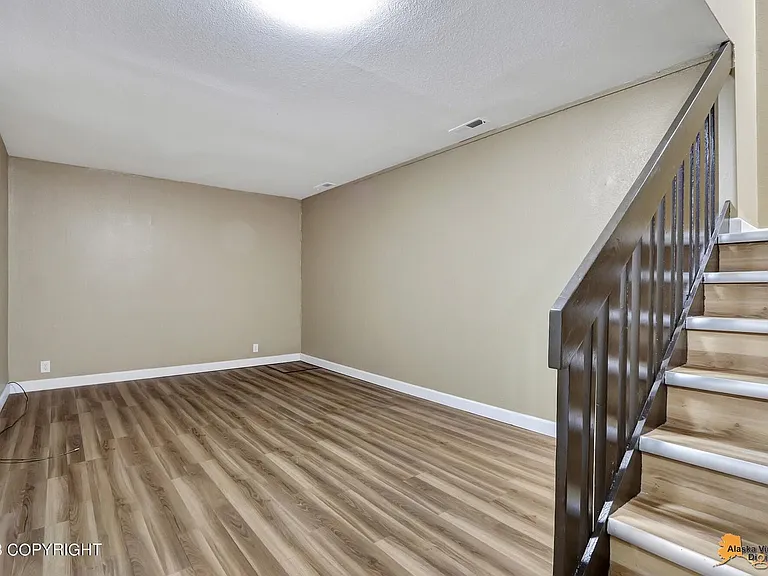 2905 Turnagain St — Photo 6