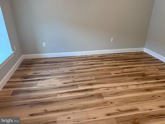 2nd image of 4810 Umbria St