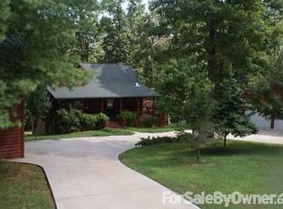 353 Pine Ln, Mineral Bluff, GA 30559