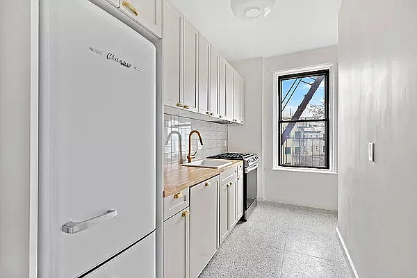 Rented by Compass | media 16