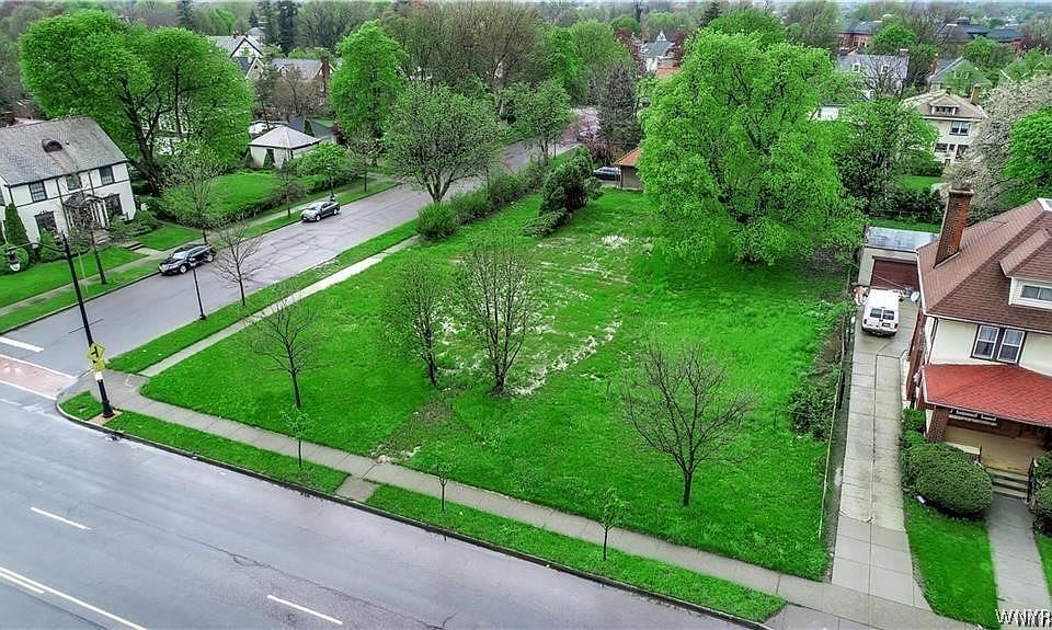 1st image of 2868 Main St #8