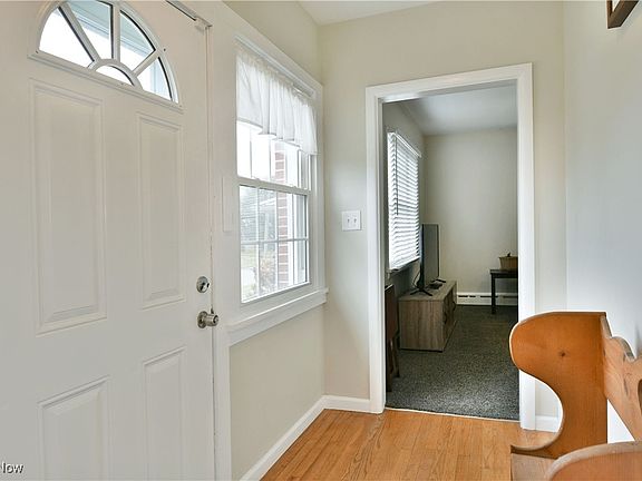 5th image of 340 W 8th St