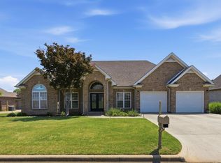 135 Wynchase Dr, Muscle Shoals, AL 35661