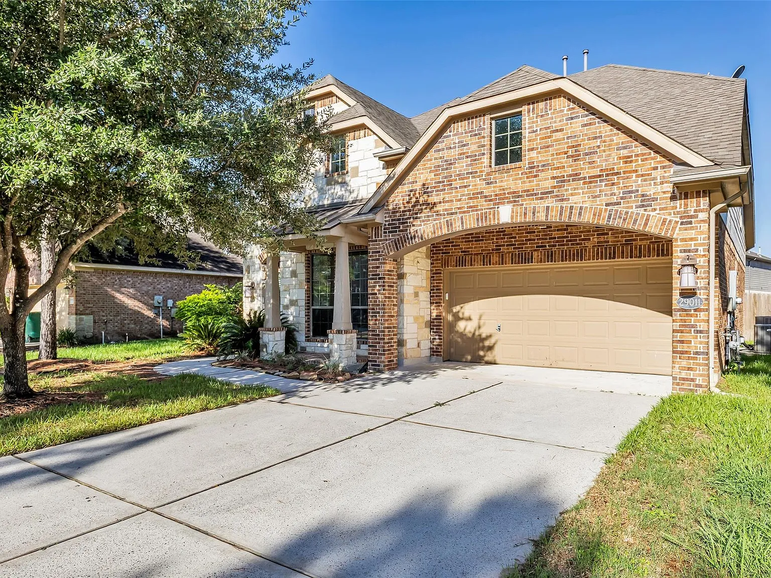 4 bed, 3.5 bath, 3288 sqft, $3,500 — Photo 3