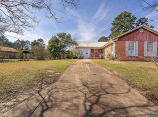 304 Hillcrest Blvd, Daingerfield, TX 75638