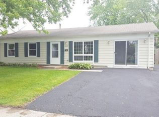 209 S Park Blvd, Streamwood, IL 60107