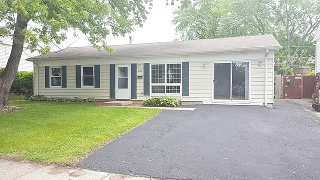 209 S Park Blvd photo 1