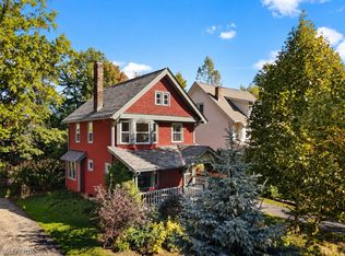 3017 Essex Rd, Cleveland Heights, OH 44118