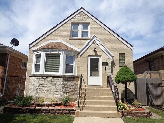 1st image of 2854 N McVicker Ave