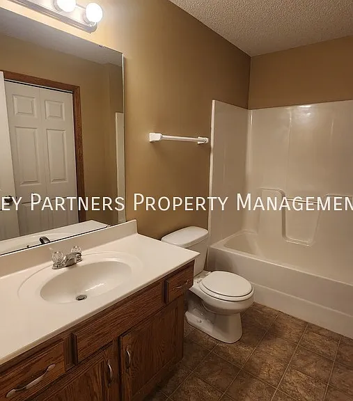 1640 SW Highland Dr — Photo 14