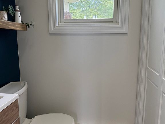 3rd image of 47 High St