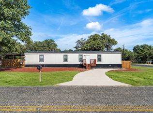 4719 Waterwood Pass Dr, Elmendorf, TX 78112