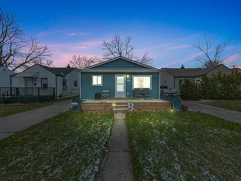 Building Photo - 5725 Harrison St