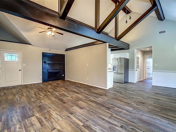 5th image of 1028 Lincoln Dr