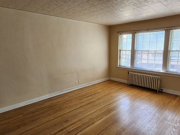 4th image of 1429 Martha Washington Dr #204