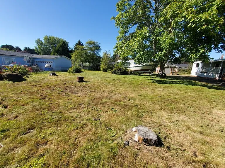 2440 Dodane Ave — Photo 3