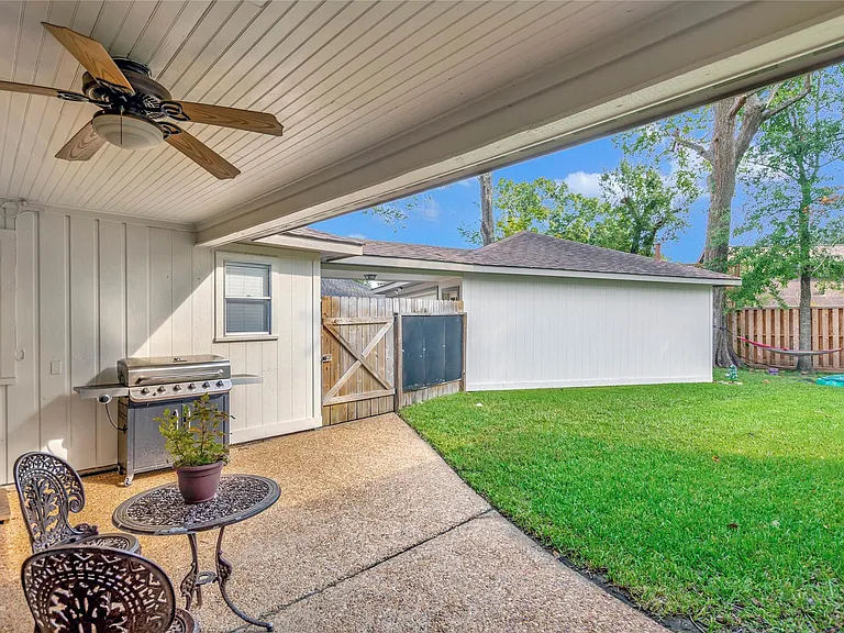 18623 Prince William Ln — Photo 36