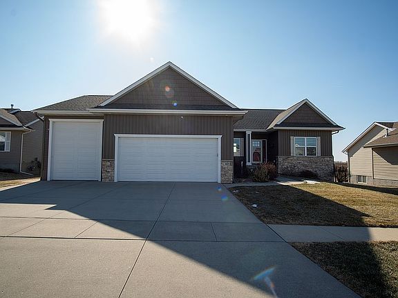 2nd image of 3095 Ridgeview Dr