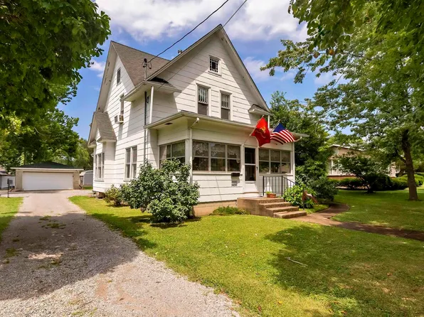 1103 E Saint Louis St, West Frankfort, IL 62896