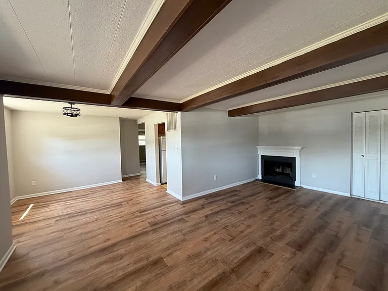 2 Warren Lodge Ct #A — Photo 1