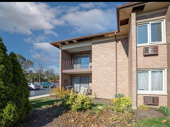 2nd image of 483 N Larch Ave APT 202W