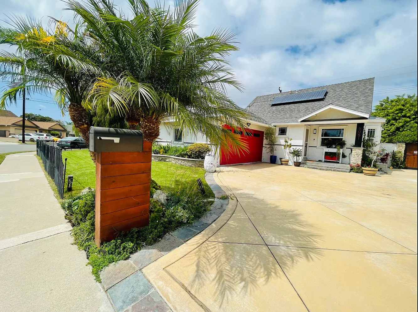 4 bed, 1810 sqft, $6,500 — Photo 1