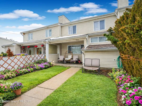 1212 Richmond Ave, Staten Island, NY 10314