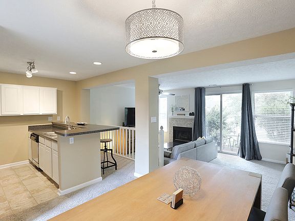 4th image of 3102 E Oceanline Dr